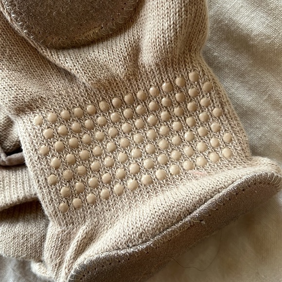 ToeSox in Beige - Picture 3 of 4